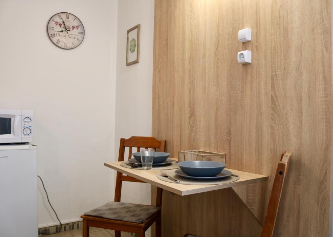 Szabadsag Apartman เปตช์ ภายนอก รูปภาพ
