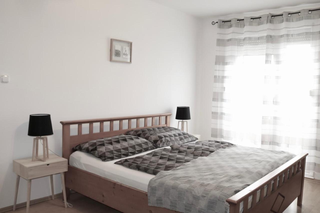 Szabadsag Apartman เปตช์ ภายนอก รูปภาพ